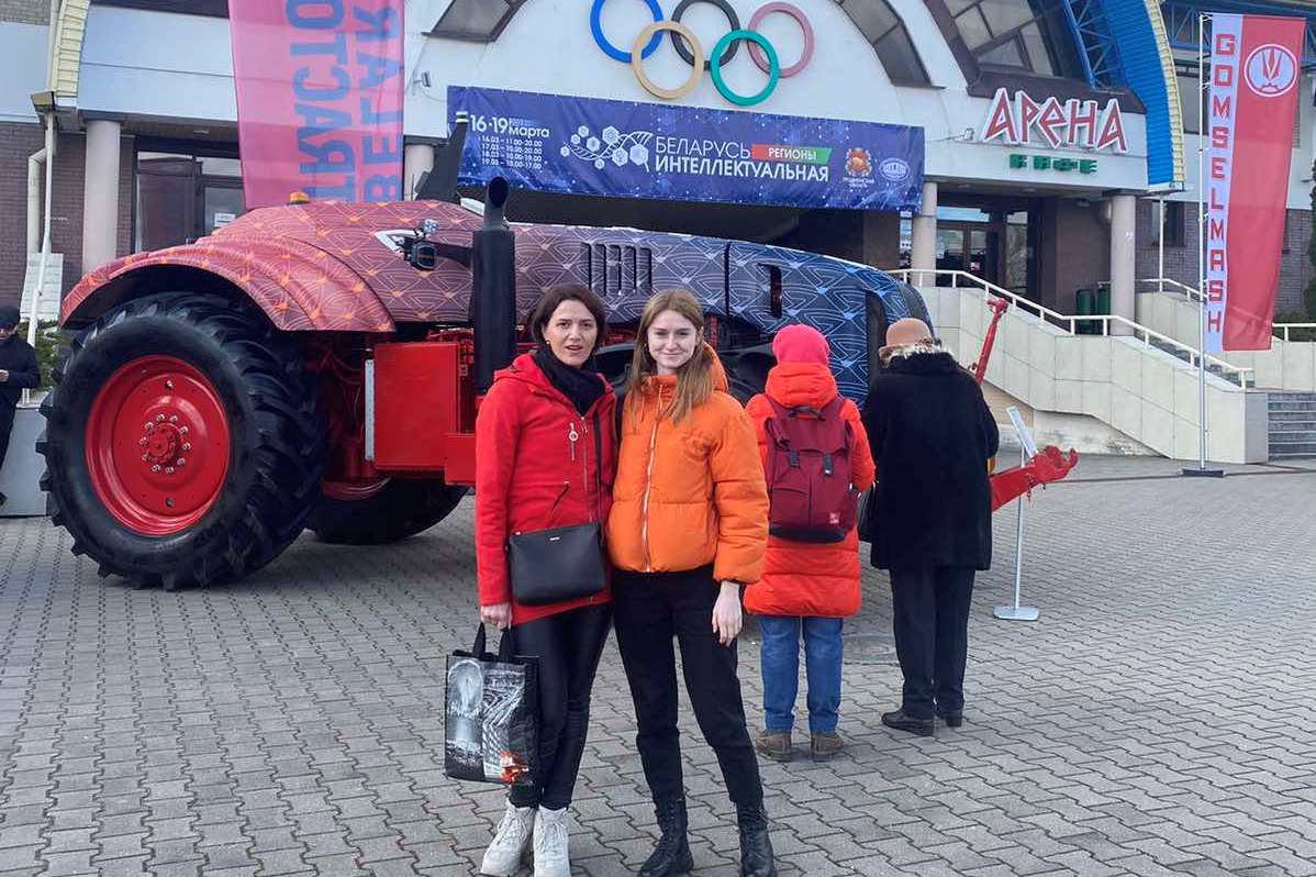 Медицинские работники Гродненщины посетили уникальную выставку научно- технических достижений «Беларусь интеллектуальная» → Новости и статьи →  События профсоюза → Гродненская областная организация Белорусского  профсоюза работников здравоохранения