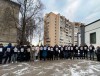 В Гродно работники детской поликлиники составили из множества плакатов надпись «Скажем нет травматизму!»
