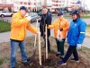 Техинспектор Гродненского профсоюза здравоохранения Александр Болотников принял участие в высадке деревьев в честь 45-летия Октябрьского района Гродно