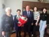Председатель областного профсоюза здравоохранения Владислав Голяк поздравил с приближающимсяДнем Победы Нину Королеву и Людмилу Культиясову, которые не понаслышке знают об ужасах блокадного Ленинграда