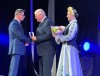 Председатель областного объединения профсоюзов Юрий Алексей вручил награды медикам по случаю их профессионального праздника