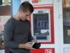 ДО ЗАРПЛАТЫ БЕЗ АВАНСА. МОЖНО ЛИ ПОЛУЧАТЬ ЗАРПЛАТУ ОДИН РАЗ МЕСЯЦ, РАССКАЗАЛ ПРОФСОЮЗНЫЙ ЮРИСТ  
