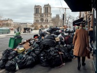 КОМУ ВО ФРАНЦИИ СТАРОСТЬ НЕ В РАДОСТЬ? ЗАБАСТОВКИ ПРОДОЛЖАЮТСЯ