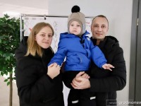 КОРРЕСПОНДЕНТ УЗНАЛА У РОДИТЕЛЕЙ, ПОЧЕМУ НА УЧАСТКИ ДЛЯ ГОЛОСОВАНИЯ ОНИ ПРИХОДЯТ ВМЕСТЕ С ДЕТЬМИ