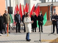 Пятеро слонимских медиков в числе других наиболее востребованных в регионе специалистов получили арендные квартиры в новом доме