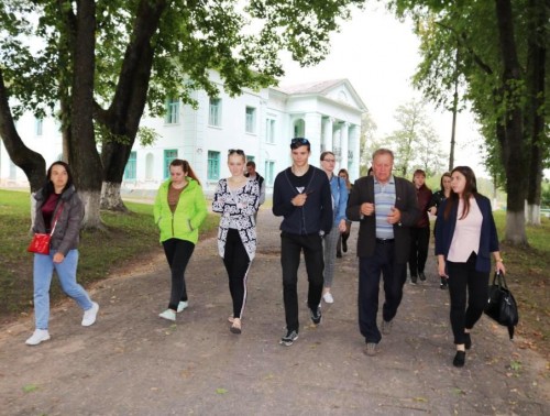 Принять молодежь, полюбить, научить