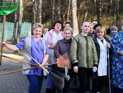 128 грабель и веников и нескончаемый энтузиазм