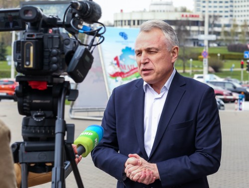 МИХАИЛ ОРДА: «СЕГОДНЯ СВОЮ СОЛИДАРНОСТЬ НУЖНО ПРОЯВЛЯТЬ В ОБЪЕДИНЕНИИ УСИЛИЙ В БОРЬБЕ СО СЛОЖНОЙ ЭПИДЕМИОЛОГИЧЕСКОЙ СИТУАЦИЕЙ»
