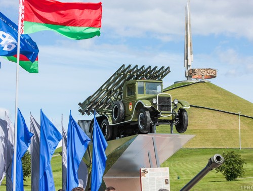 БОЕВАЯ МАШИНА «КАТЮША» ПОПОЛНИЛА МУЗЕЙ ВОЕННОЙ ТЕХНИКИ У КУРГАНА СЛАВЫ