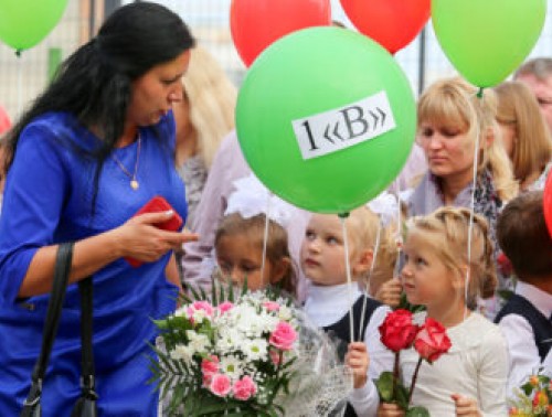 ПО МЕСТУ ПРОПИСКИ ИЛИ В ПОРЯДКЕ ОЧЕРЕДНОСТИ: КАК ОРГАНИЗУЮТ В 2021 ГОДУ ПРИЕМ ПЕРВОКЛАШЕК?