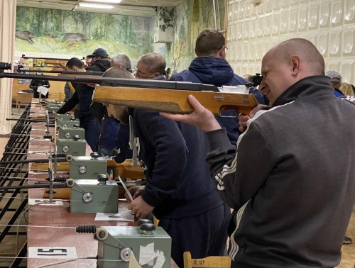 90 медицинских работников из разных уголков Гродненщины приняли участие в соревнованиях по стрельбе из пневматической винтовки