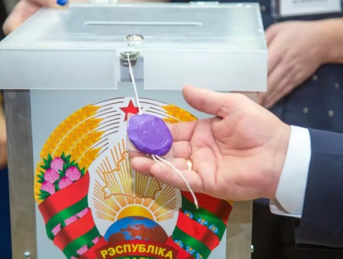 НАБЛЮДАТЕЛИ: УЖЕ С ПЕРВЫХ ЧАСОВ ДОСРОЧНОГО ГОЛОСОВАНИЯ ЛЮДИ АКТИВНО ПРИХОДЯТ НА УЧАСТКИ