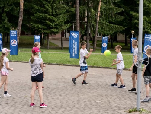 ОДИН, ДВА, ТРИ, ЧЕТЫРЕ… СКОЛЬКО РАЗ ШКОЛЬНИК МОЖЕТ ОТДОХНУТЬ ЗА ЛЕТО В ЛАГЕРЕ