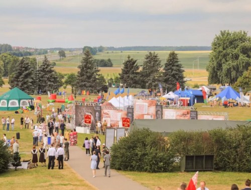 ИНТЕРАКТИВНАЯ ПЛОЩАДКА ФПБ У ПОДНОЖИЯ КУРГАНА СЛАВЫ СОБИРАЕТ ВОСТОРЖЕННЫЕ ОТЗЫВЫ ПОСЕТИТЕЛЕЙ