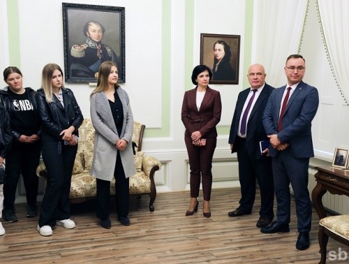 Адаптация в коллективе, жилищный вопрос: диалоговая площадка с молодыми специалистами-медиками прошла в Щучине