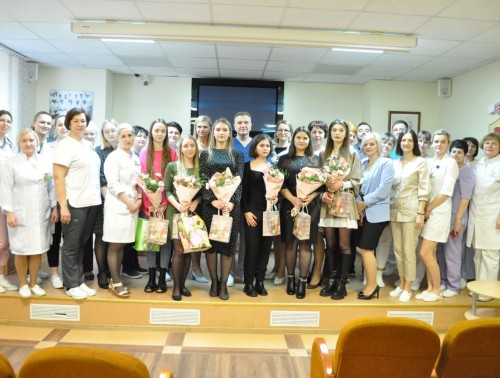 Молодые специалисты Гродненского областного перинатального центра рассказали об ожиданиях от первого места работы и о своих увлечениях