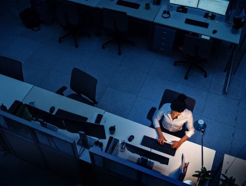 ОПЛАЧИВАЮТСЯ ЛИ ЗАДЕРЖКИ НА РАБОТЕ ПРИ НЕНОРМИРОВАННОМ РАБОЧЕМ ДНЕ, РАССКАЗАЛИ СПЕЦИАЛИСТЫ