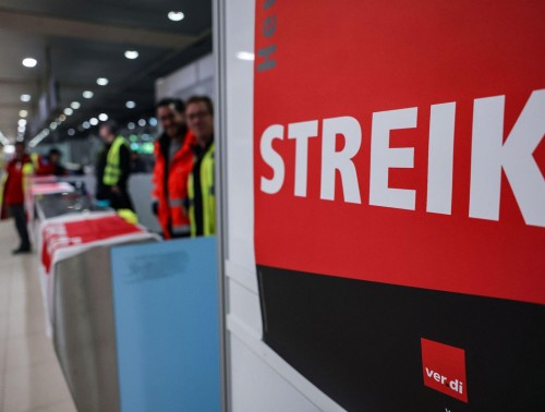 НОВЫЕ ЗАБАСТОВКИ ПРОХОДЯТ В АЭРОПОРТАХ ГЕРМАНИИ