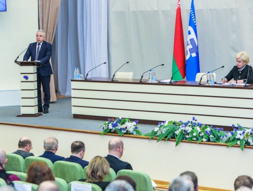 ФПБ И МИНТРУДА ОБСУДИЛИ ПРОБЛЕМНЫЕ ВОПРОСЫ В СОЗДАНИИ БЕЗОПАСНЫХ УСЛОВИЙ НА РАБОЧИХ МЕСТАХ