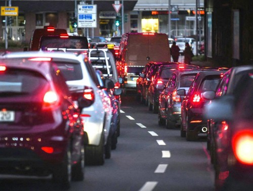 ЕВРОСОЮЗ ОТКАЖЕТСЯ ОТ БЕНЗИНОВЫХ И ДИЗЕЛЬНЫХ АВТОМОБИЛЕЙ К 2035 ГОДУ