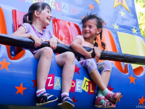 КОГДА ЗАРАБОТАЮТ АТТРАКЦИОНЫ И КАКИХ СПЕЦИАЛИСТОВ НАБИРАЮТ НА РАБОТУ В ПАРКИ