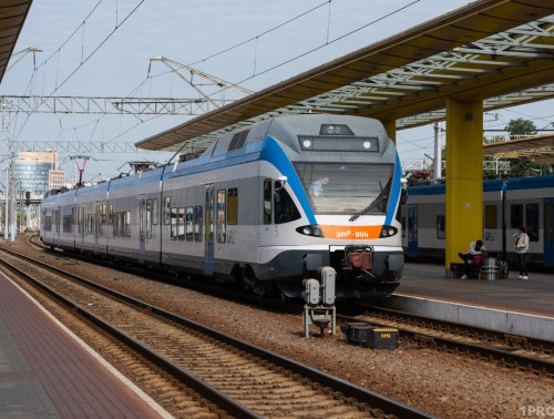 СОТНИ ДОПОЛНИТЕЛЬНЫХ ПОЕЗДОВ НАЗНАЧЕНЫ НА БОЛЬШИЕ ВЫХОДНЫЕ. РАССКАЗЫВАЕМ О МАРШРУТАХ И ПЕРЕНОСАХ РАБОЧИХ ДНЕЙ