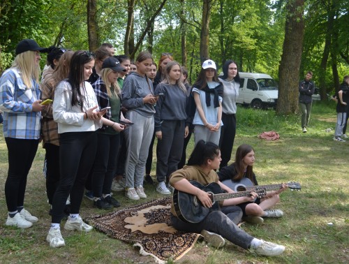 Туристический слет для учащихся Слонимского медколледжа прошел в живописном месте на берегу реки Щара