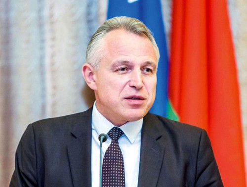 МИХАИЛ ОРДА ПОЗДРАВЛЯЕТ РАБОТНИКОВ ХИМИЧЕСКОЙ ПРОМЫШЛЕННОСТИ С ПРОФЕССИОНАЛЬНЫМ ПРАЗДНИКОМ