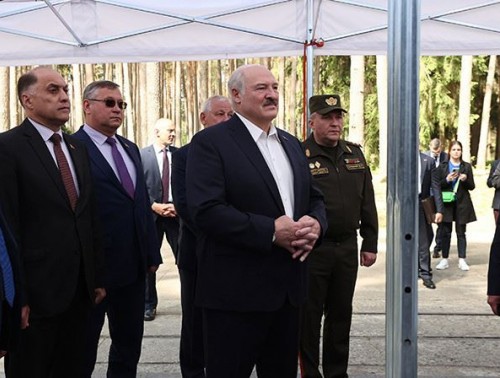 АЛЕКСАНДР ЛУКАШЕНКО ОТВЕТИЛ НА ВОПРОСЫ ЖУРНАЛИСТОВ ВО ВРЕМЯ РАБОЧЕЙ ПОЕЗДКИ В МИНСКУЮ ОБЛАСТЬ