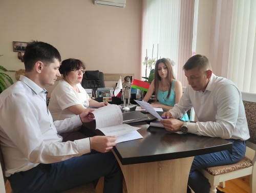 ТЕМПЕРАТУРНЫЙ РЕЖИМ, СВОЕВРЕМЕННАЯ ВЫДАЧА СПЕЦОДЕЖДЫ. ОТРАСЛЕВОЙ ПРОФСОЮЗ ПРОВЕЛ В ПИНСКЕ СЕМИНАР ПО ОХРАНЕ ТРУДА