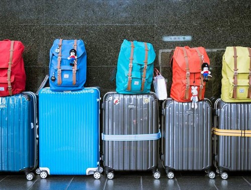ПАССАЖИРЫ РАССКАЗАЛИ, КАКИЕ ВЕЩИ СТОИТ УБРАТЬ ИЗ ЧЕМОДАНА, ЧТОБЫ НЕ БЫЛО ПЕРЕВЕСА В АЭРОПОРТУ