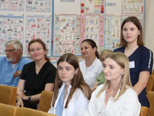 Ответы на все волнующие вопросы получили молодые специалисты Слонимской ЦРБ на встрече с администрацией района и больницы
