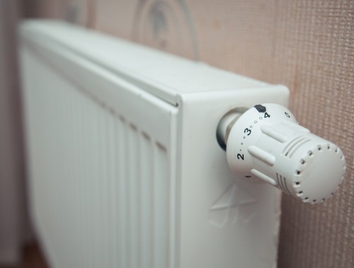 КАКАЯ ТЕМПЕРАТУРА СЧИТАЕТСЯ НОРМАЛЬНОЙ ПОСЛЕ ВКЛЮЧЕНИЯ ОТОПЛЕНИЯ В ЖИЛФОНДЕ