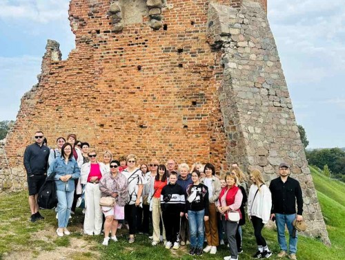 Работники 3-й поликлиники города Гродно вместе с детьми побывали на Замковой горе в Новогрудке