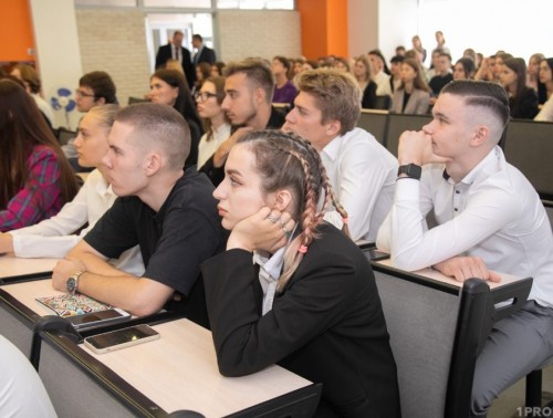 МИНОБРАЗОВАНИЯ ИЗУЧАЕТ ВОЗМОЖНОСТИ РАСПРЕДЕЛЕНИЯ «ПЛАТНИКОВ»