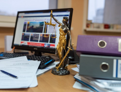 ЮРИДИЧЕСКИЙ КОНСУЛЬТАНТ ОТ 1PROF.BY. НАЗНАЧАТ ЛИ ПОСОБИЕ БЕЗРАБОТНОЙ ПО БЕРЕМЕННОСТИ ПО МЕСТУ РАБОТЫ МУЖА