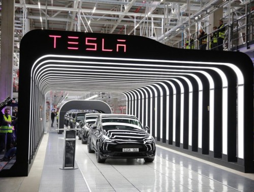 КРУПНЕЙШИЙ ПРОФСОЮЗ ГЕРМАНИИ ВОЗЬМЕТСЯ ЗА TESLA – СОТРУДНИКИ ЖАЛУЮТСЯ НА ПЛОХИЕ УСЛОВИЯ ТРУДА