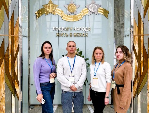 Гродненские медики принимают участие в обучающих курсах молодежного профсоюзного актива в Логойске