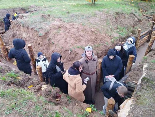 Учащиеся и преподаватели Слонимского медколледжа посетили историко-культурный комплекс «Линия Сталина»