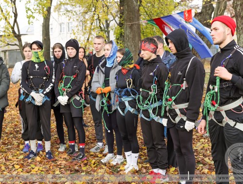 В окрестностях биологического корпуса Гродненского медуниверситета студенты трех вузов соревновались в осеннем разведатлоне