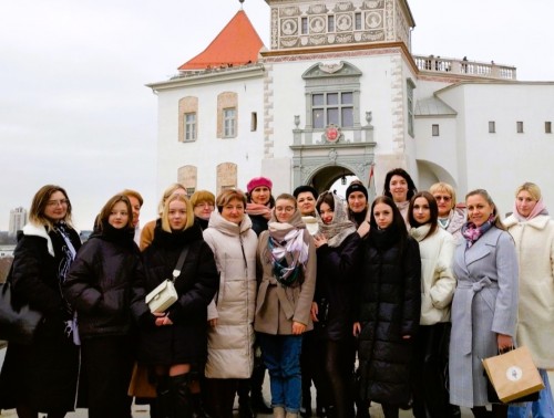 Коллективный поход в Старый замок организовали для молодых специалистов администрация и профком 6-й поликлиники Гродно