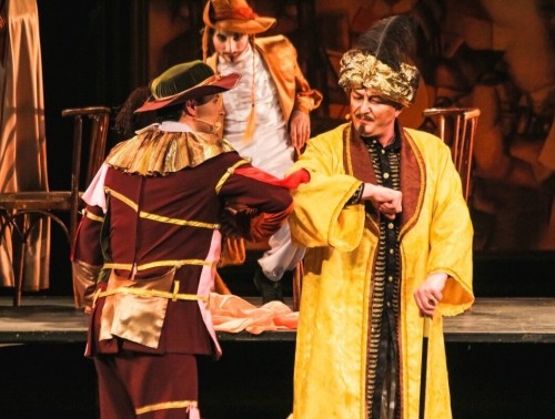 Новогрудские медики посмотрели оперетту «Граф Люксембург» с Маратом Башаровым в главной роли