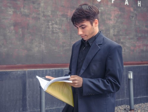 ОПОЗДАЛ НА РАБОТУ – ПЛАТИ ШТРАФ. ЗАКОННО ЛИ ЭТО?