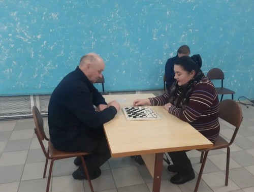 Сморгонские медики лучше всех в районе играют в шашки