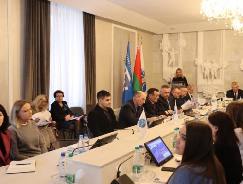 ОТРАСЛЕВОЙ ПРОФСОЮЗ УДЕЛЯЕТ ПЕРВООЧЕРЕДНОЕ ВНИМАНИЕ ПОДДЕРЖКЕ МОЛОДЕЖИ НА СТРОИТЕЛЬНЫХ ПРЕДПРИЯТИЯХ