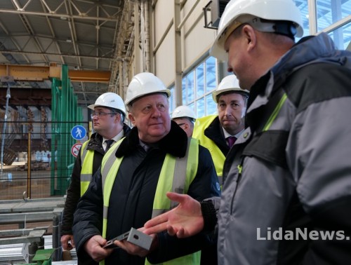 ПРЕДСЕДАТЕЛЬ ГРОДНЕНСКОГО ОБЛАСТНОГО ОБЪЕДИНЕНИЯ ПРОФСОЮЗОВ ВИКТОР ЛИСКОВИЧ ПОСЕТИЛ ПРЕДПРИЯТИЕ «КОНУС»