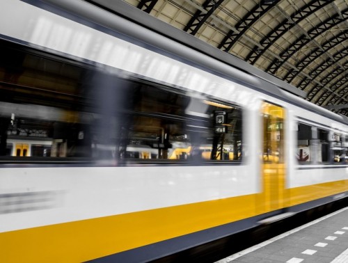 О ЗАБАСТОВКАХ ОБЪЯВИЛИ ТРАНСПОРТНИКИ И МЕДИКИ ГЕРМАНИИ