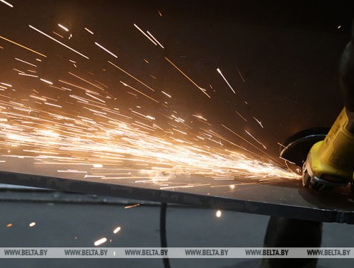 В ГРОДНЕНСКОЙ ОБЛАСТИ ОСВОИТЬ ПРОФЕССИИ НА ПРОИЗВОДСТВЕ ПОЛУЧИЛИ ВОЗМОЖНОСТЬ 35 БЕЗРАБОТНЫХ