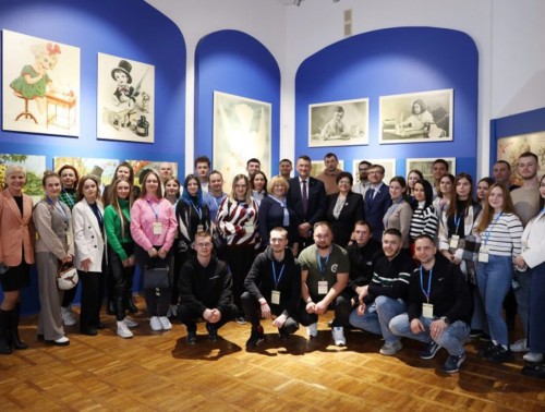 ПОСЕЩЕНИЕ БАНКА РАЗВИТИЯ, ЧЕСТНЫЙ РАЗГОВОР С МИНИСТРАМИ СВЯЗИ И ЗДРАВООХРАНЕНИЯ. КАК ПРОШЛИ КУРСЫ МОЛОДЕЖНОГО ПРОФАКТИВА