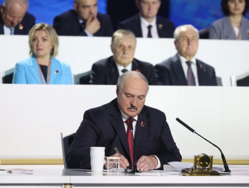 АЛЕКСАНДР ЛУКАШЕНКО: СИТУАЦИЯ В МИРЕ ОЦЕНИВАЕТСЯ КАК КРИЗИСНАЯ